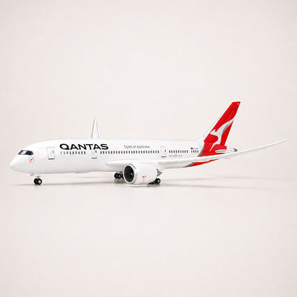 Qantas Boeing 787-9 Dreamliner 1:130 Scale Model — view 6