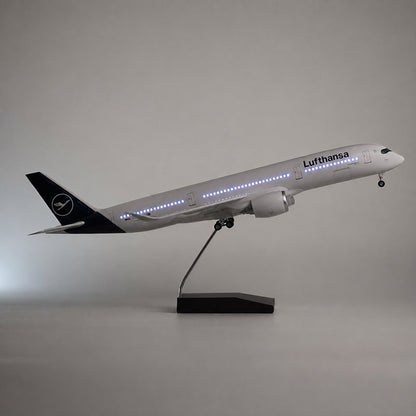 Lufthansa Airbus A350 1:142 Scale Model — view 3