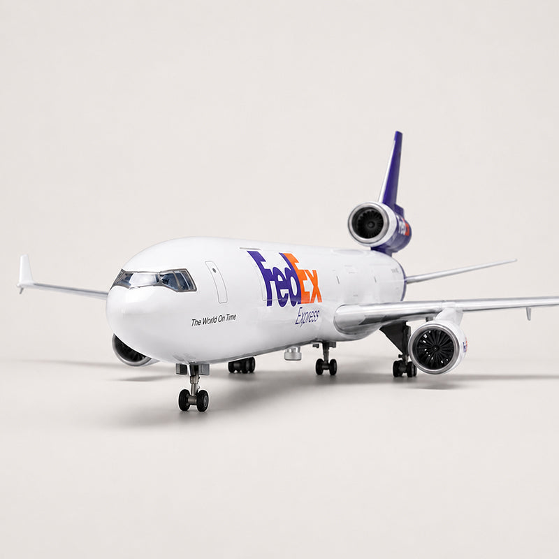 FedEx McDonnell Douglas MD-11 1:130 Scale Model — view 5