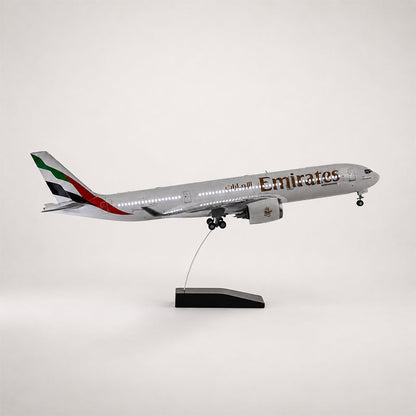 Emirates Airbus A350-1000 1:142 Scale Model — view 3