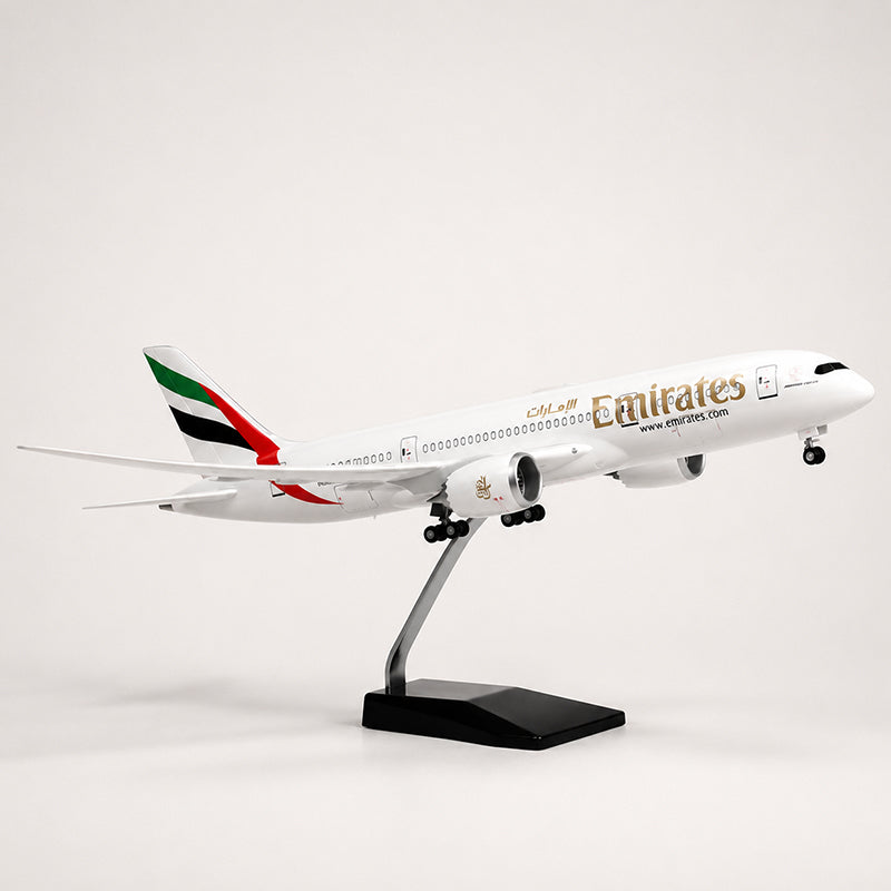 Emirates Boeing 787 1:130 Scale Model — view 2