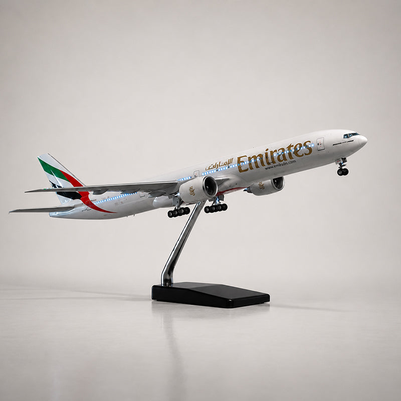 Emirates Boeing 777-300ER 1:157 Scale Model — view 2