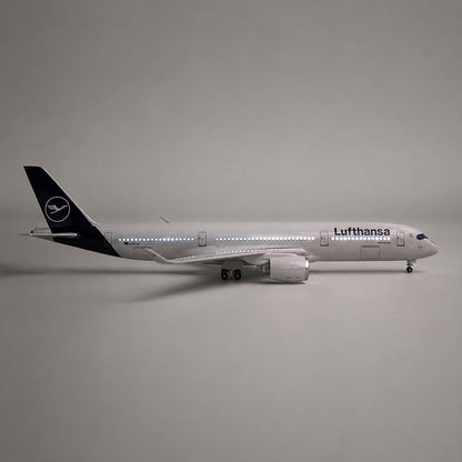 Lufthansa Airbus A350 1:142 Scale Model — view 6