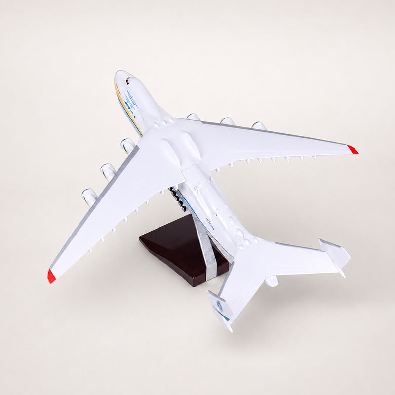 Antonov An-225 Mriya 1:200 Scale Model — view 8