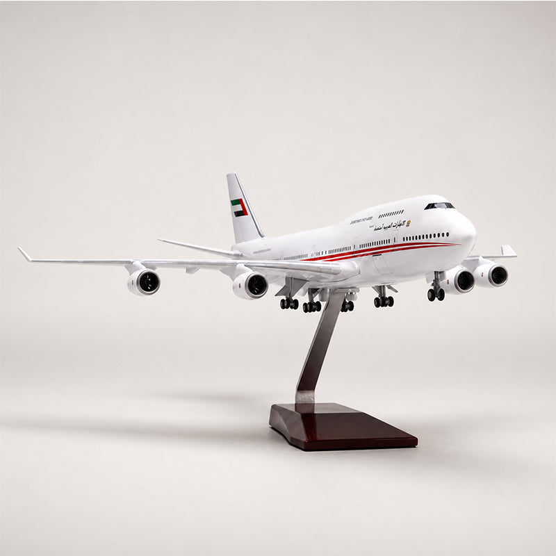 UAE Presidential Flight Boeing 747 1:150 Scale Model — view 3