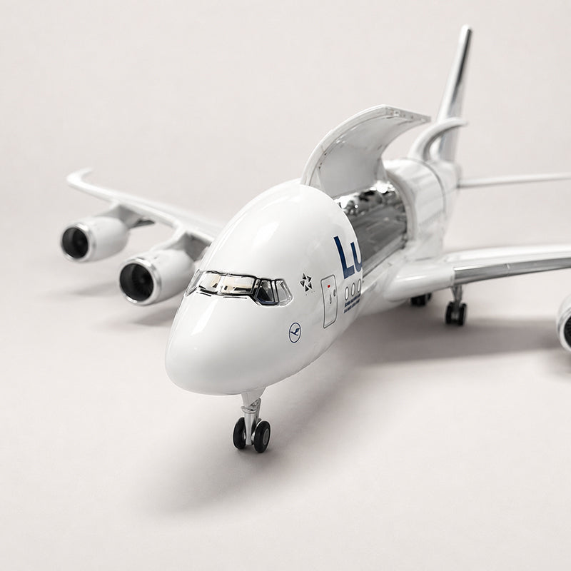 Lufthansa Airbus A380 New Livery 1:160 Scale Model — view 10