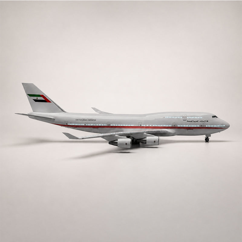 UAE Presidential Flight Boeing 747 1:150 Scale Model — view 9