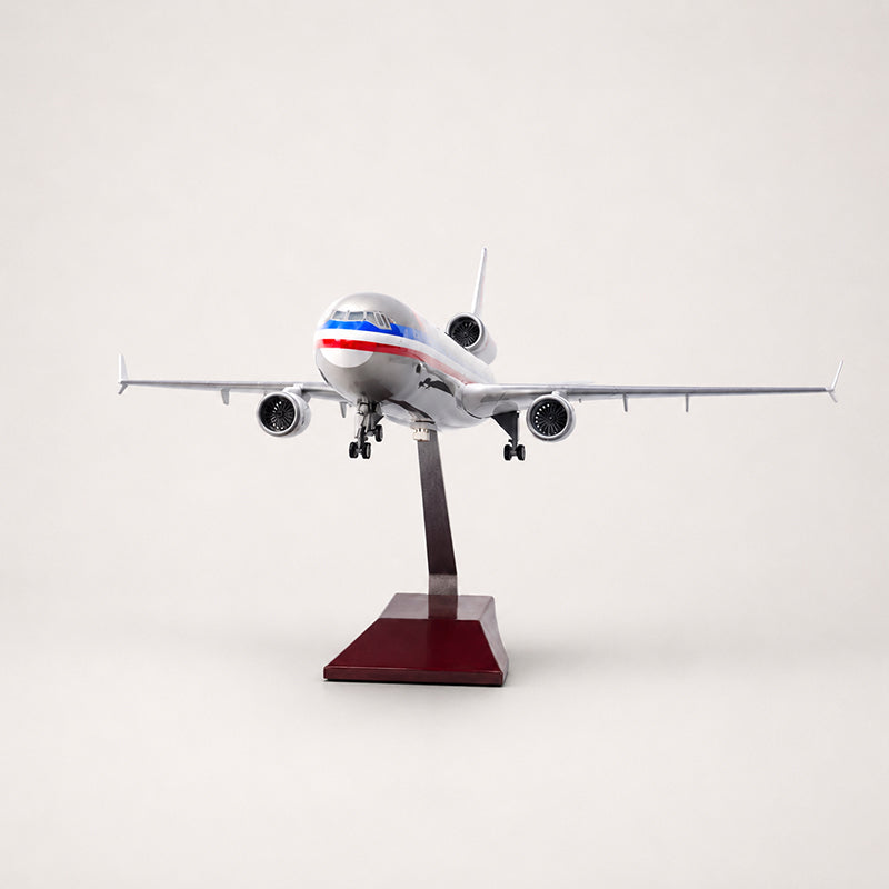 American Airlines McDonnell Douglas MD-11 1:130 Scale Model — view 3