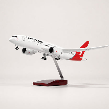 Qantas Boeing 787-9 Dreamliner 1:130 Scale Model — view 4