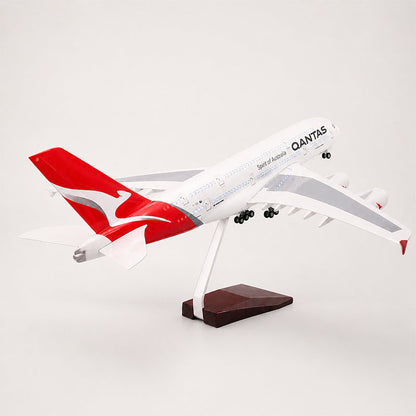 Qantas Airbus A380 1:160 Scale Model — view 9
