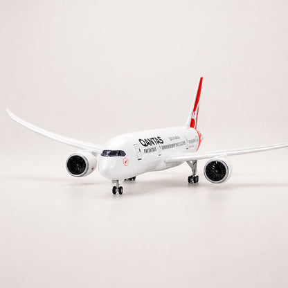Qantas Boeing 787-9 Dreamliner 1:130 Scale Model — view 5