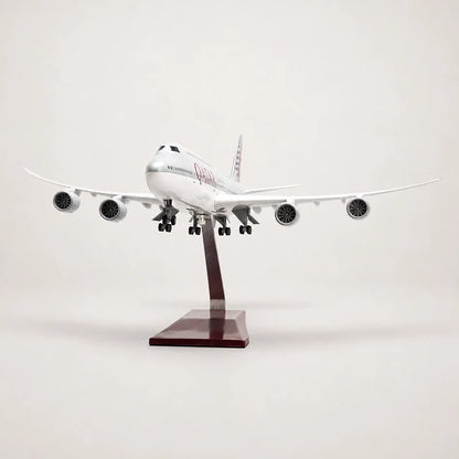 Qatar Airways Boeing 747-8 1:150 Scale Model — view 2