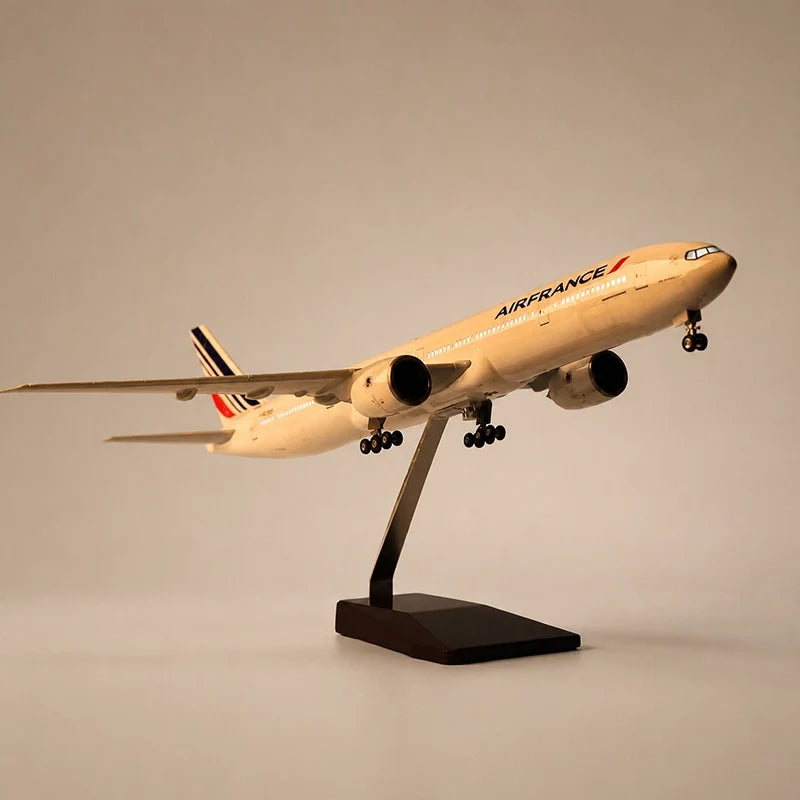 Air France Boeing 777-300ER 1:157 Scale Model — view 3
