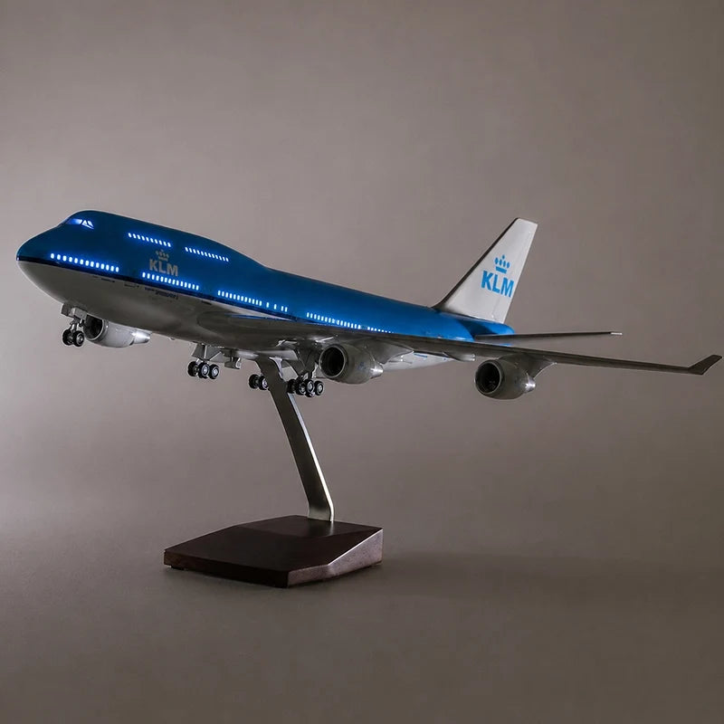 KLM Royal Dutch Airlines Boeing 747-400 1:150 Scale Model — view 6