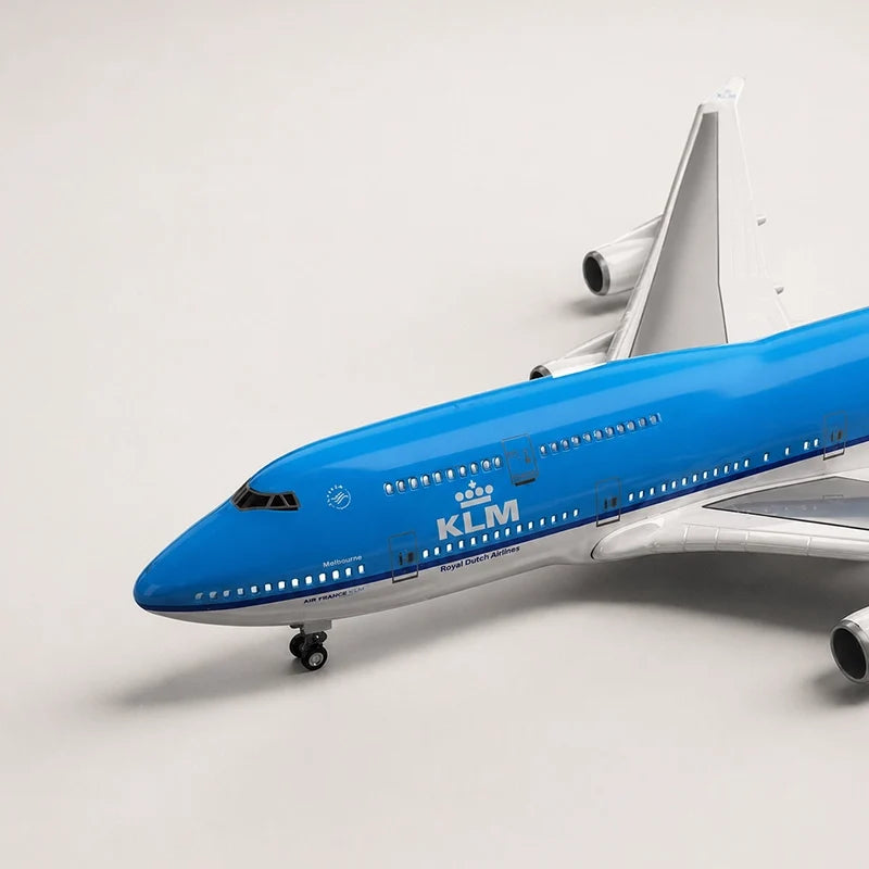 KLM Royal Dutch Airlines Boeing 747-400 1:150 Scale Model — view 12