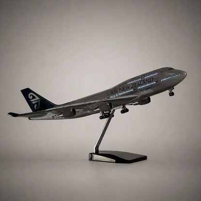 Air New Zealand Boeing 747 1:150 Scale Model — view 3