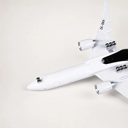 Air New Zealand Boeing 777-300ER 1:157 Scale Model — view 10