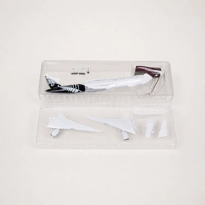 Air New Zealand Boeing 777-300ER 1:157 Scale Model — view 12