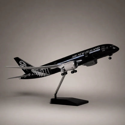 Air New Zealand Boeing 787 1:130 Scale Model — view 4