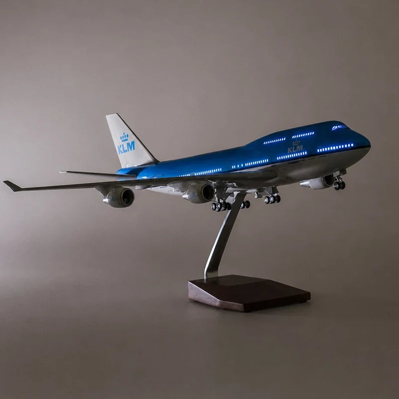 KLM Royal Dutch Airlines Boeing 747-400 1:150 Scale Model — view 5