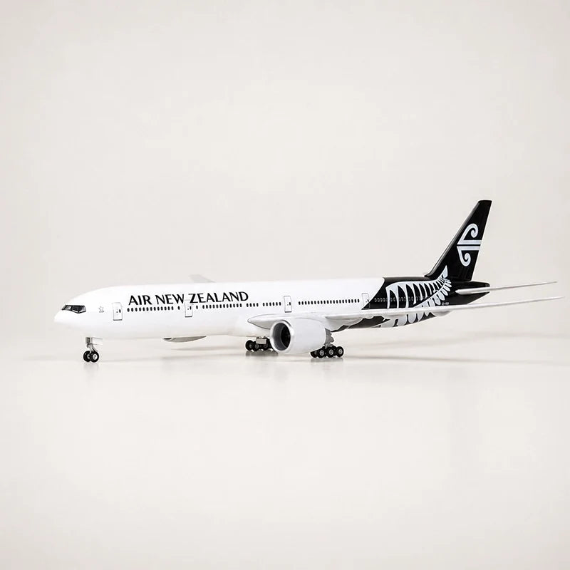 Air New Zealand Boeing 777-300ER 1:157 Scale Model — view 6