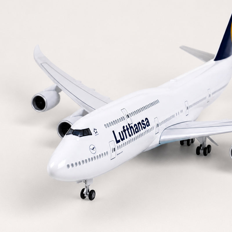 Lufthansa Boeing 747 Classic Livery 1:150 Scale Model — view 7