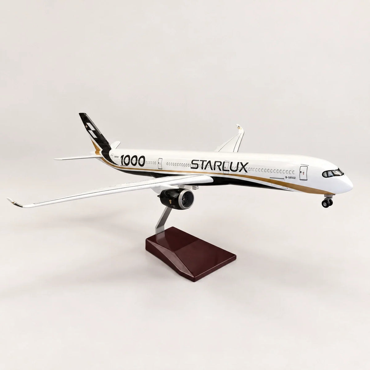 STARLUX Airlines Airbus A350-1000 Special Livery 1:157 Scale Model — view 6