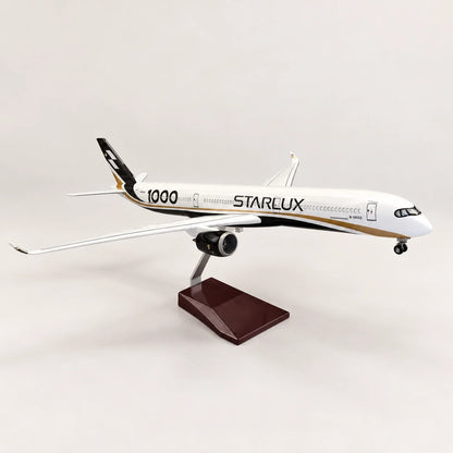 STARLUX Airlines Airbus A350-1000 Special Livery 1:157 Scale Model — view 6
