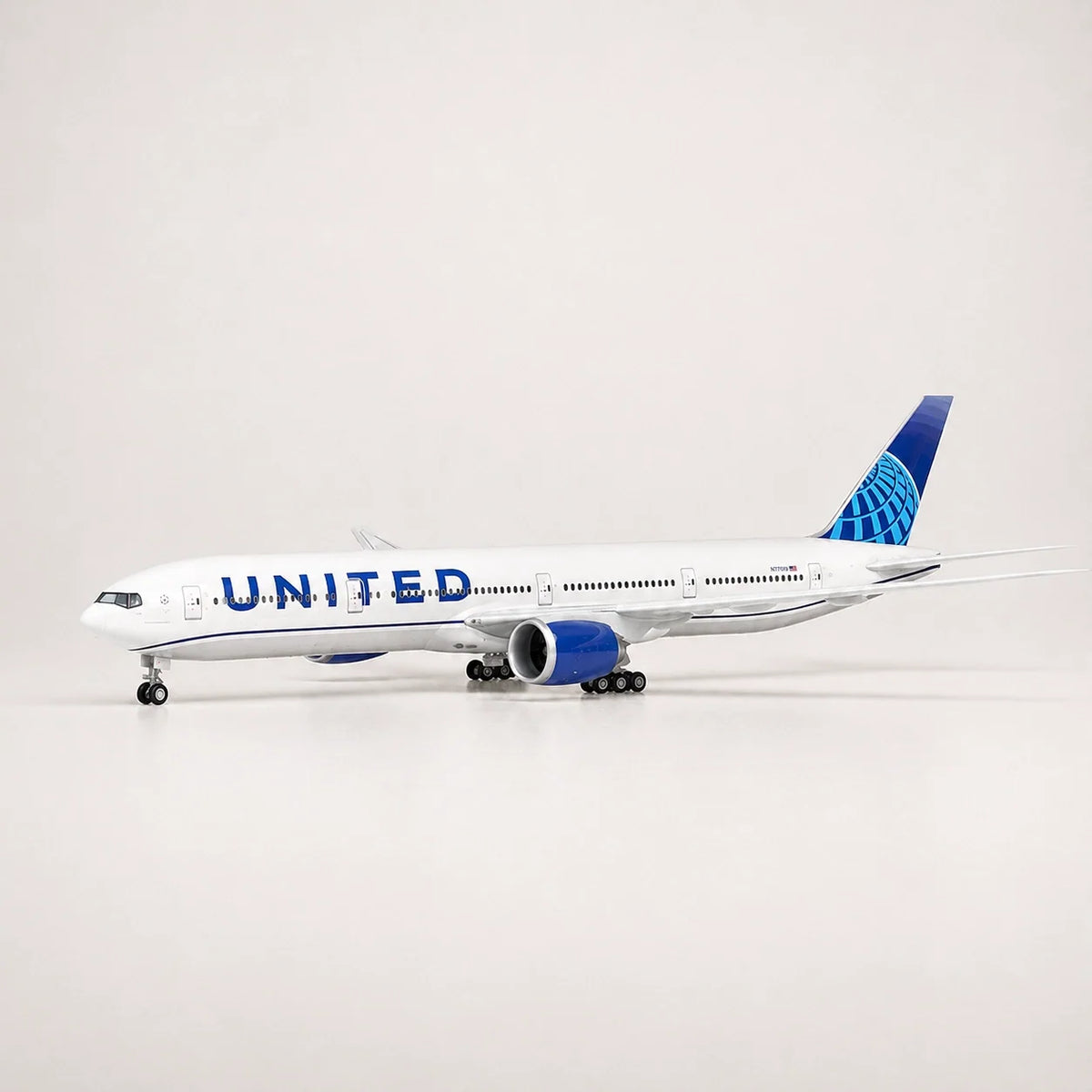 United Airlines Boeing 777 1:157 Scale Model — view 4