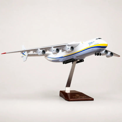 Antonov An-225 Mriya 1:200 Scale Model — view 6