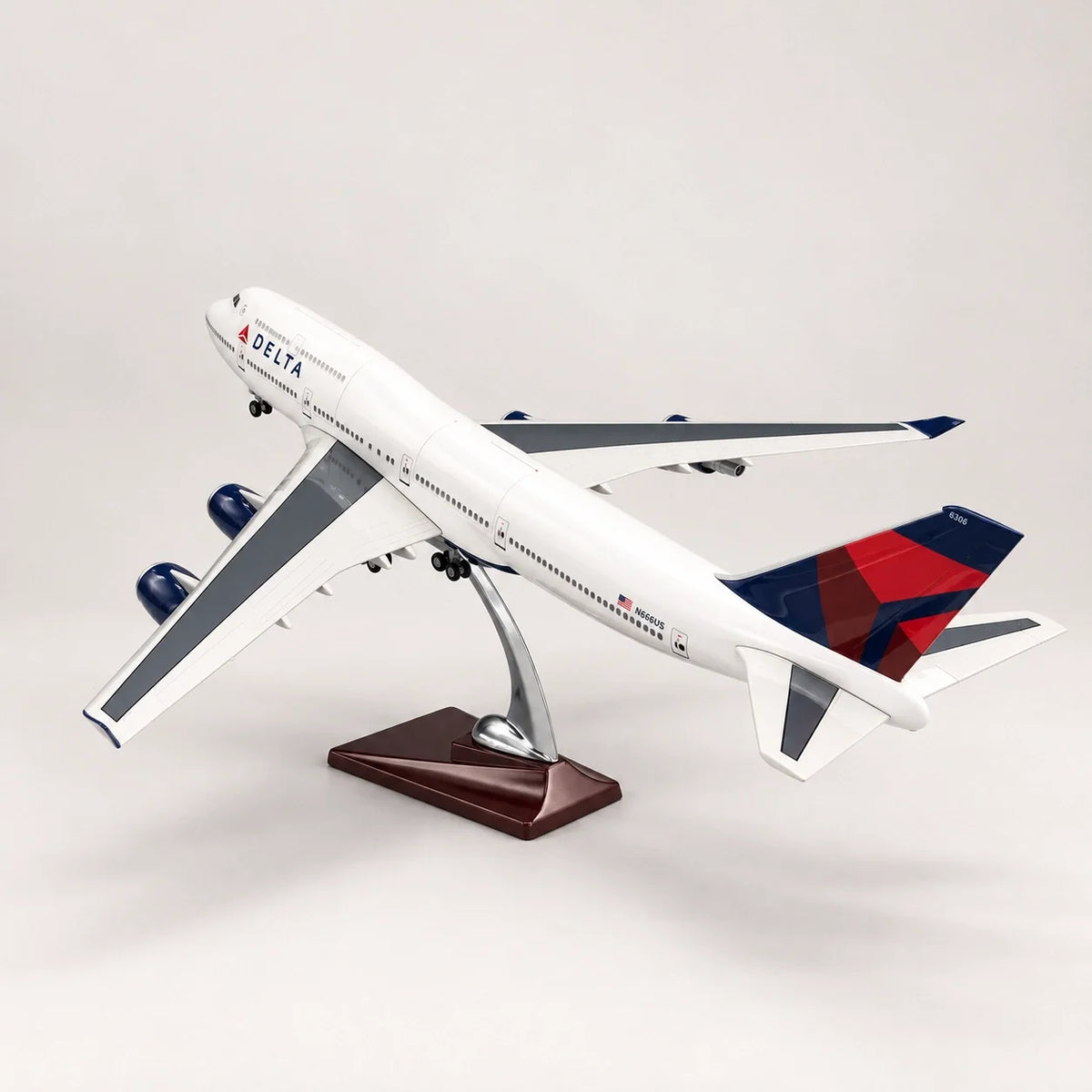 Delta Air Lines Boeing 747 1:150 Scale Model — view 7