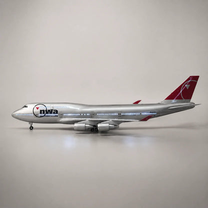 Northwest Airlines Boeing 747 1:150 Scale Model — view 7