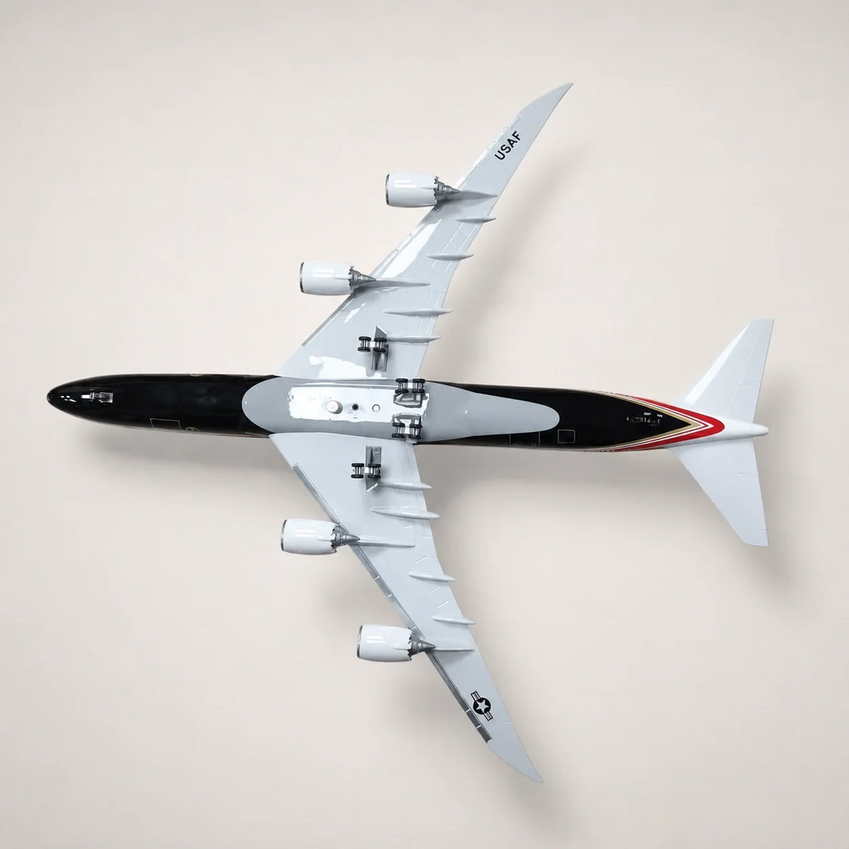 USAF Boeing 747 Presidential Aircraft 1:150 Scale Model — view 10