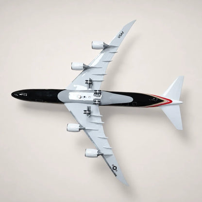 USAF Boeing 747 Presidential Aircraft 1:150 Scale Model — view 10