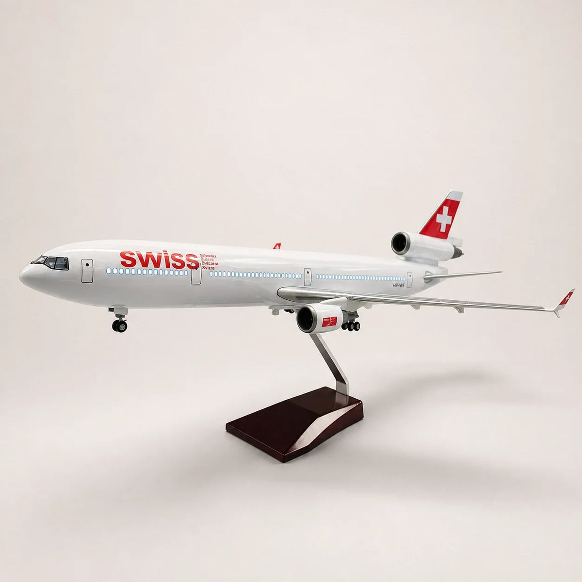 SWISS McDonnell Douglas MD-11 1:130 Scale Model — view 6