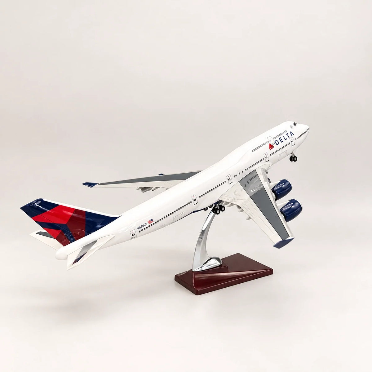 Delta Air Lines Boeing 747 1:150 Scale Model — view 8