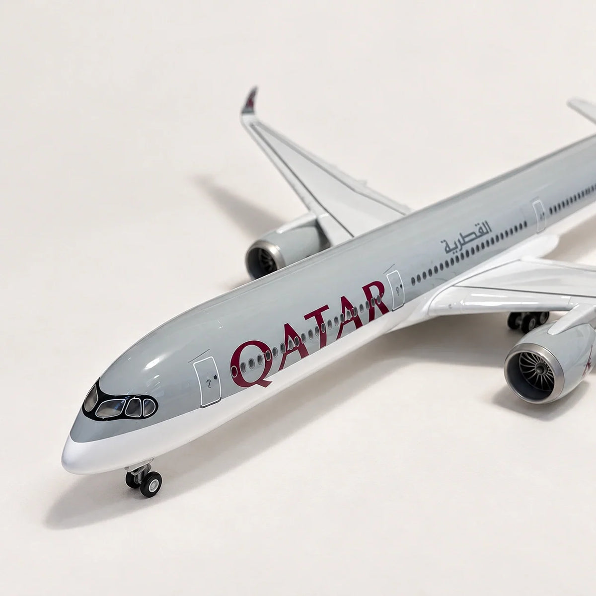 Qatar Airways Airbus A350-1000 1:157 Scale Model — view 9