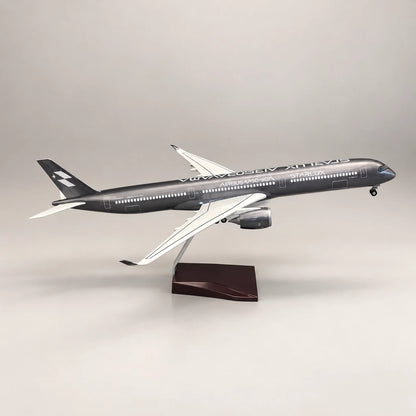 STARLUX Airlines Airbus A350-1000 Silver Livery 1:157 Scale Model — view 2