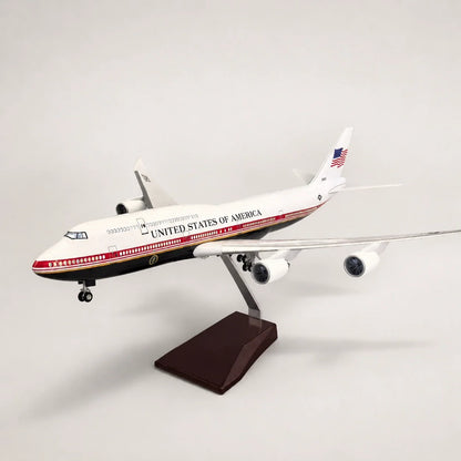 USAF Boeing 747 Presidential Aircraft 1:150 Scale Model — view 6