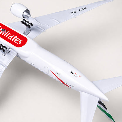 Emirates Boeing 777-300ER 1:157 Scale Model — view 8