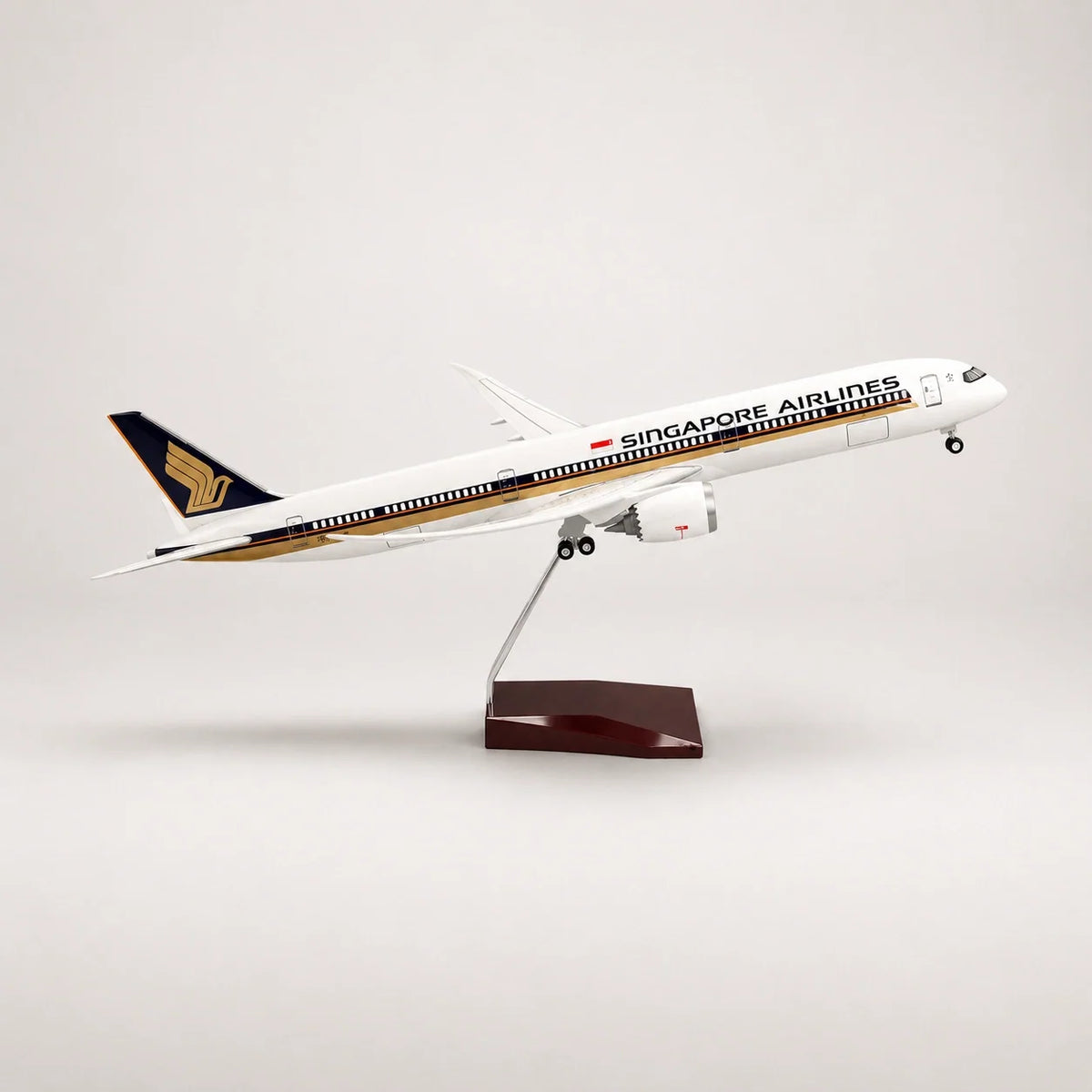 Singapore Airlines Boeing 787-10 1:145 Scale Model — view 6