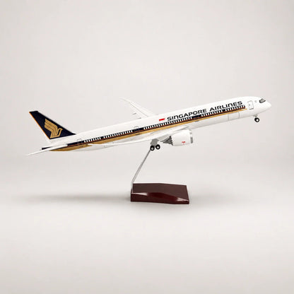 Singapore Airlines Boeing 787-10 1:145 Scale Model — view 6