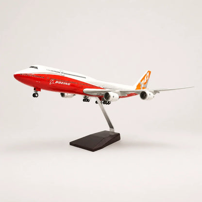 Boeing 747-8 Intercontinental Prototype 1:150 Scale Model — view 4