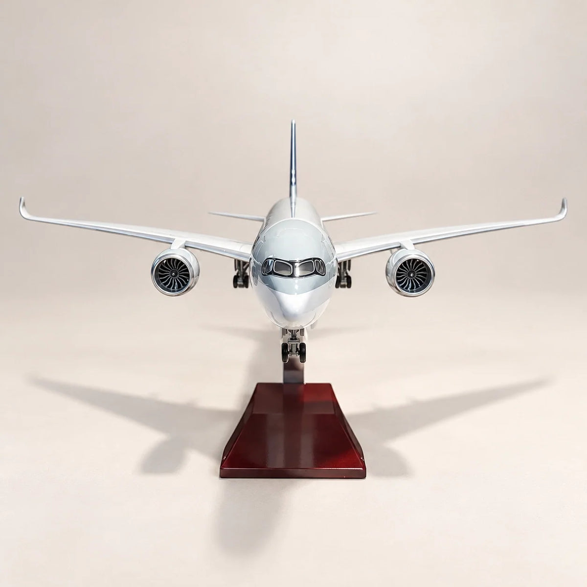 Qatar Airways Airbus A350-1000 1:157 Scale Model — view 4