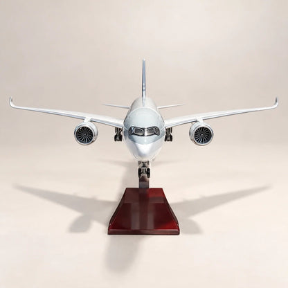 Qatar Airways Airbus A350-1000 1:157 Scale Model — view 4