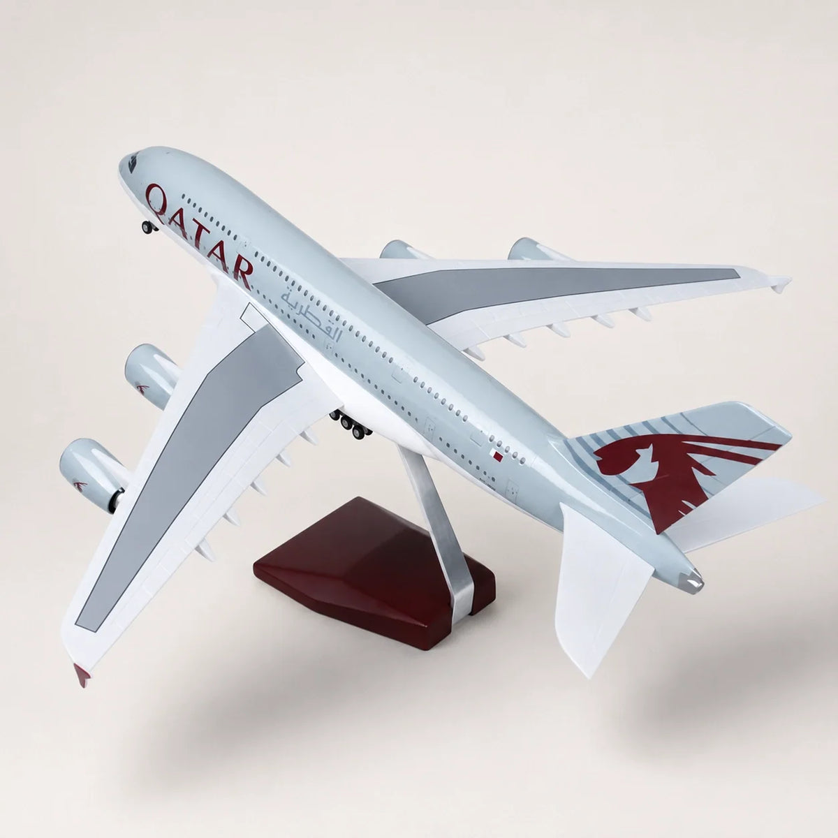Qatar Airways Airbus A380 1:160 Scale Model — view 8
