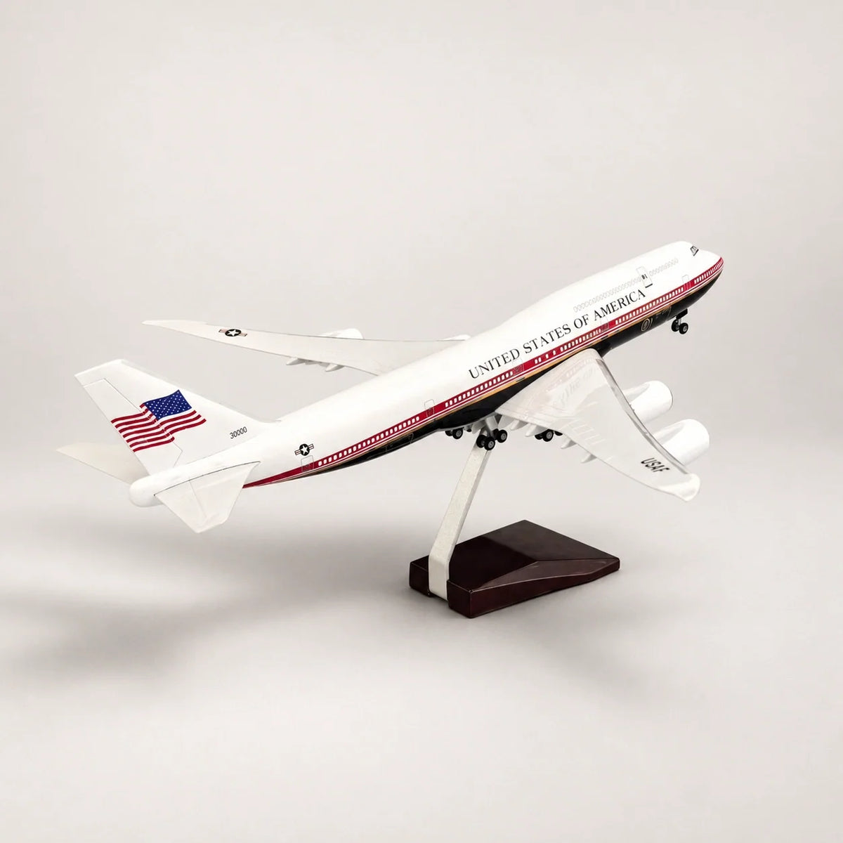USAF Boeing 747 Presidential Aircraft 1:150 Scale Model — view 4