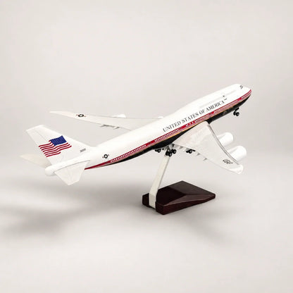 USAF Boeing 747 Presidential Aircraft 1:150 Scale Model — view 4