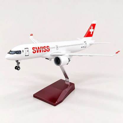 SWISS Airbus A220-300 1:100 Scale Model — view 4