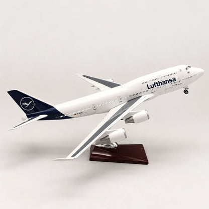 Lufthansa Boeing 747 New Livery 1:150 Scale Model — view 5